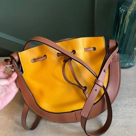 318 LOEWE HORSEHOE COLORBLOCK CROSSBODY BAG YELLOW - Picture 1 of 5